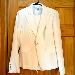 Cream colored pants suit